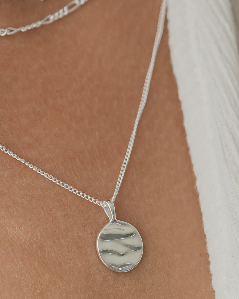 Isla Circle Necklace - Silver